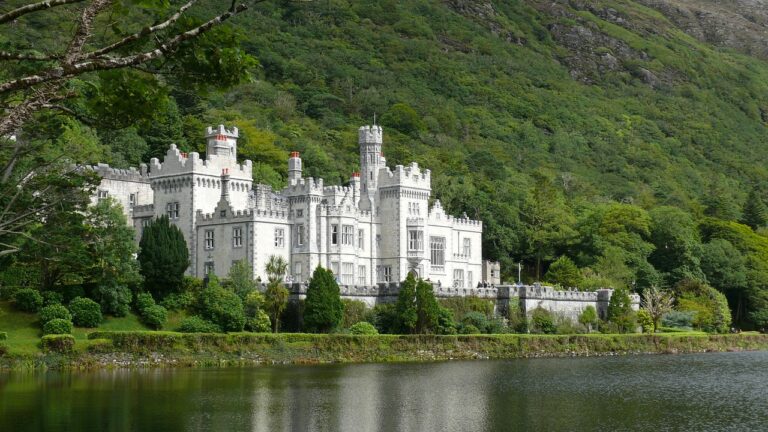 kylemore, abbey, ireland-4152831.jpg